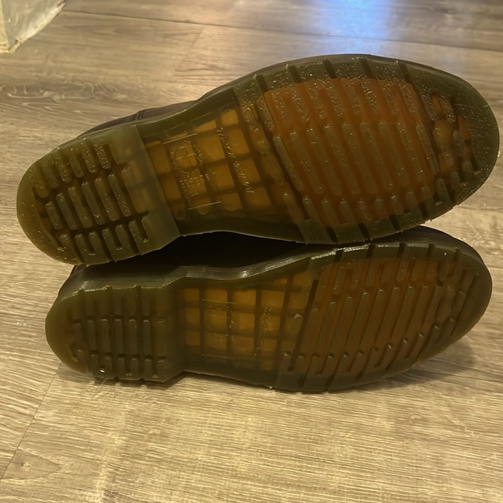 NWOT Dr. Martens unisex Chelsea Boot 8M or 9W - Picture 3 of 5